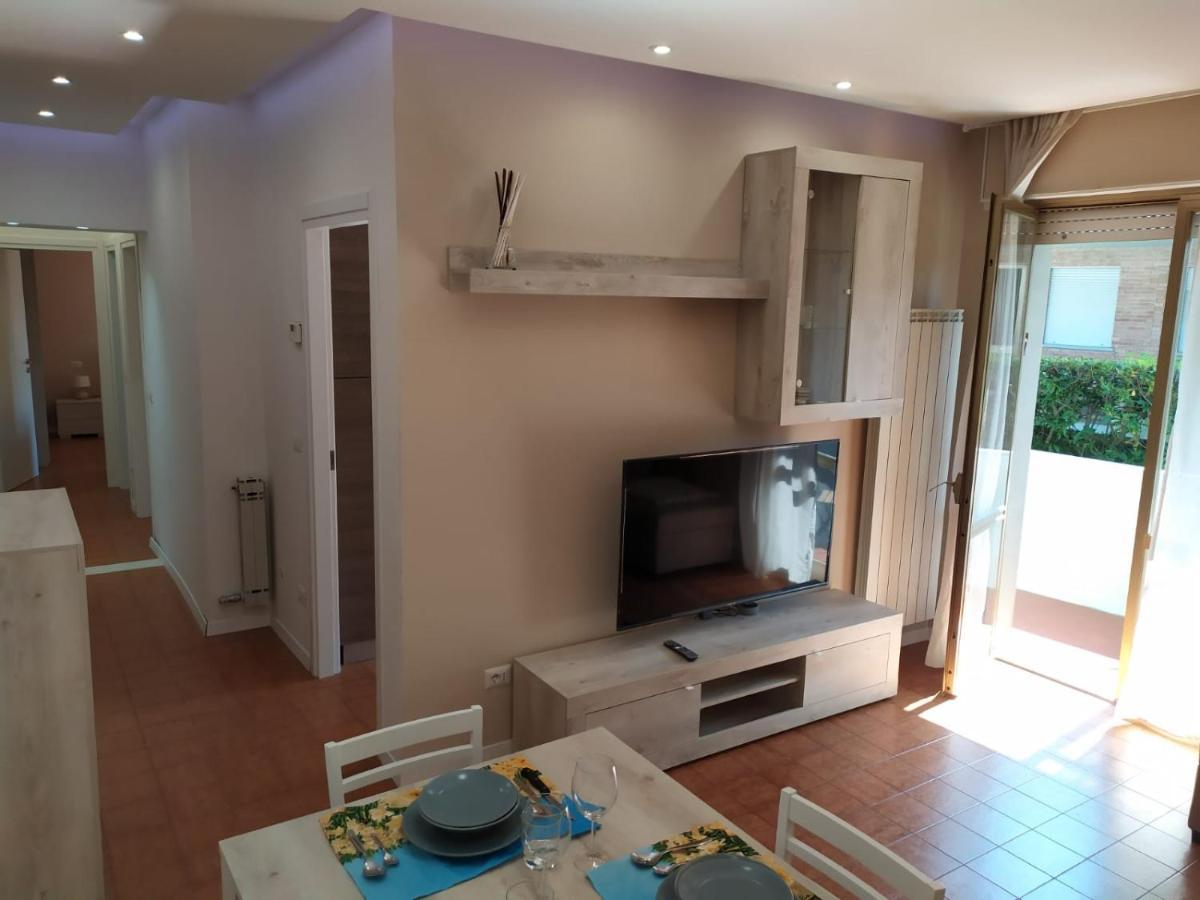 Beach House, 300 M Dal Mare, Marina Di Massa Zewnętrze zdjęcie